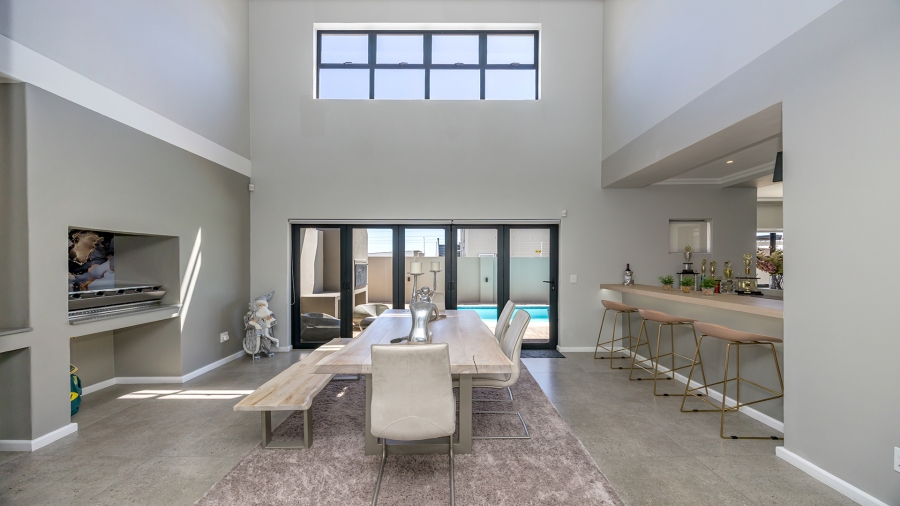 4 Bedroom Property for Sale in Parklands North Western Cape